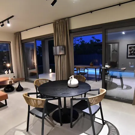 Welcome * Palaiontsiflikion